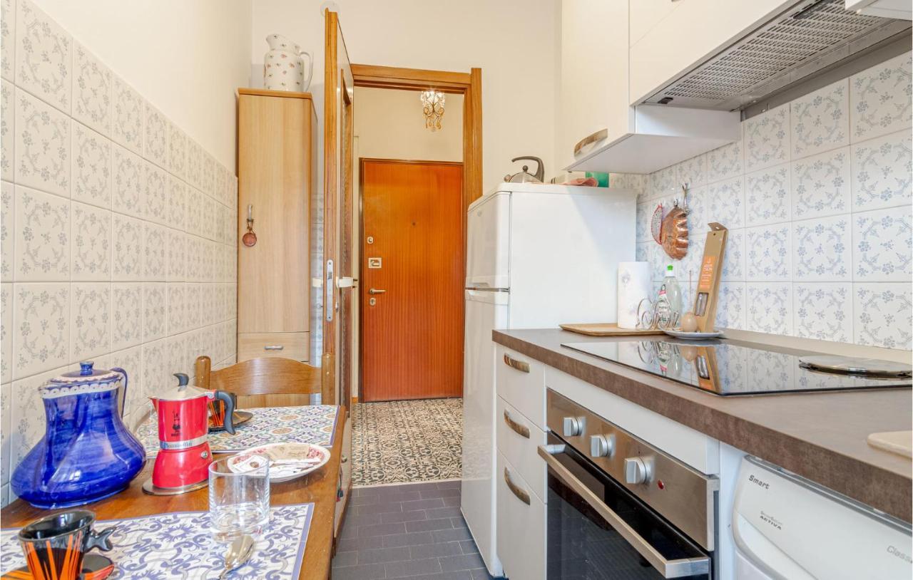 1 Bedroom Lovely Apartment In Rapallo Buitenkant foto