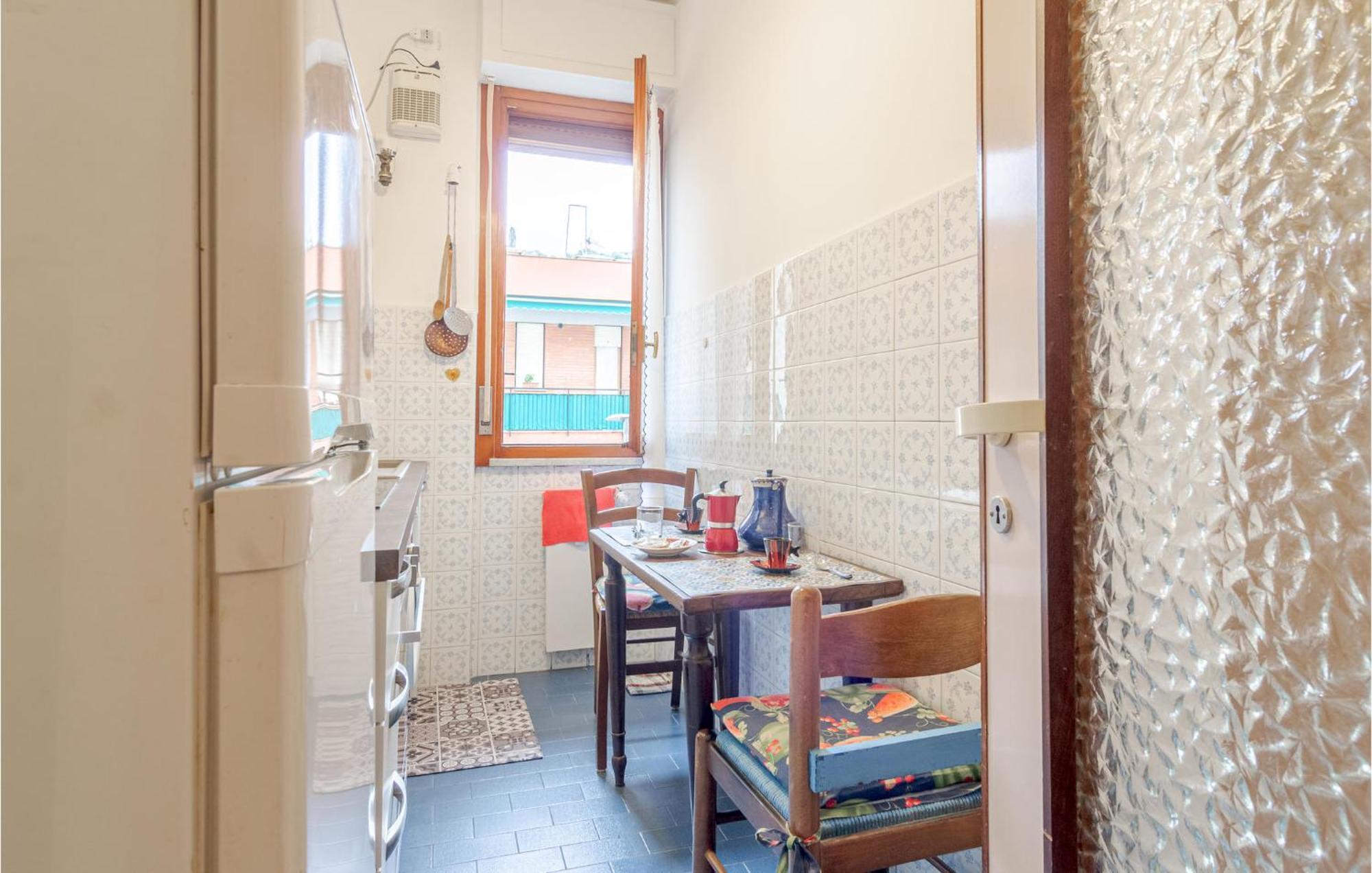 1 Bedroom Lovely Apartment In Rapallo Buitenkant foto