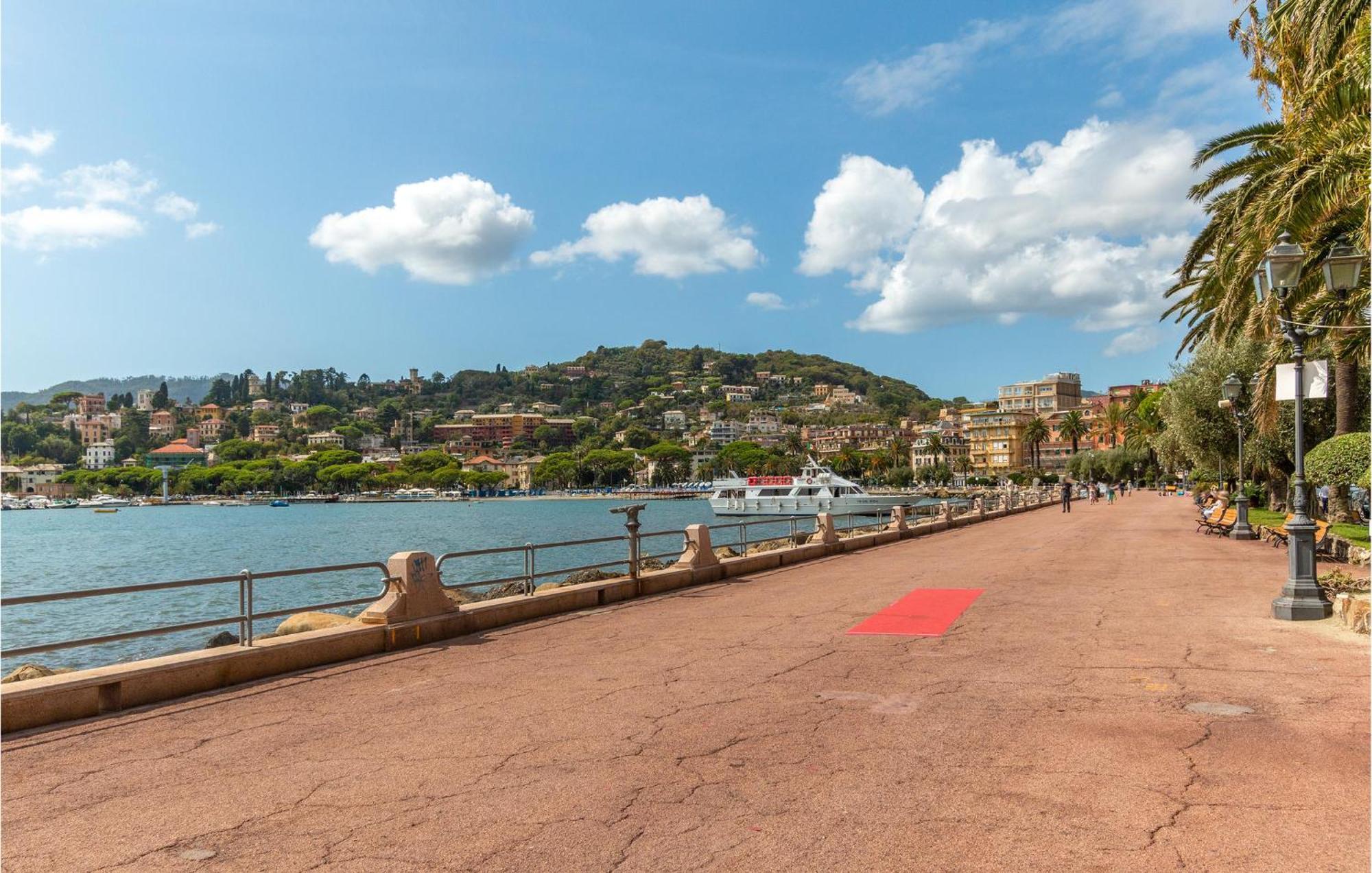 1 Bedroom Lovely Apartment In Rapallo Buitenkant foto