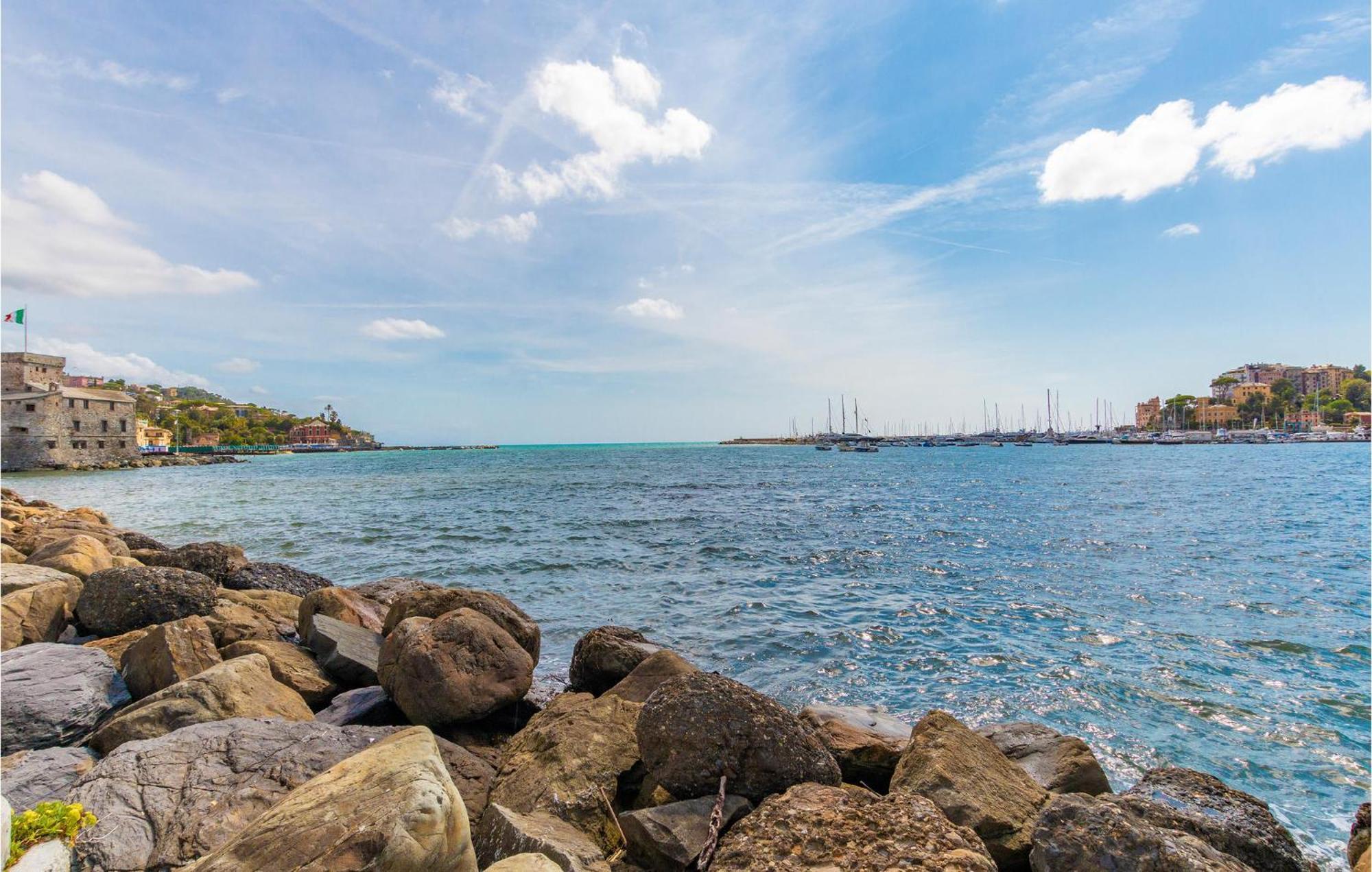 1 Bedroom Lovely Apartment In Rapallo Buitenkant foto